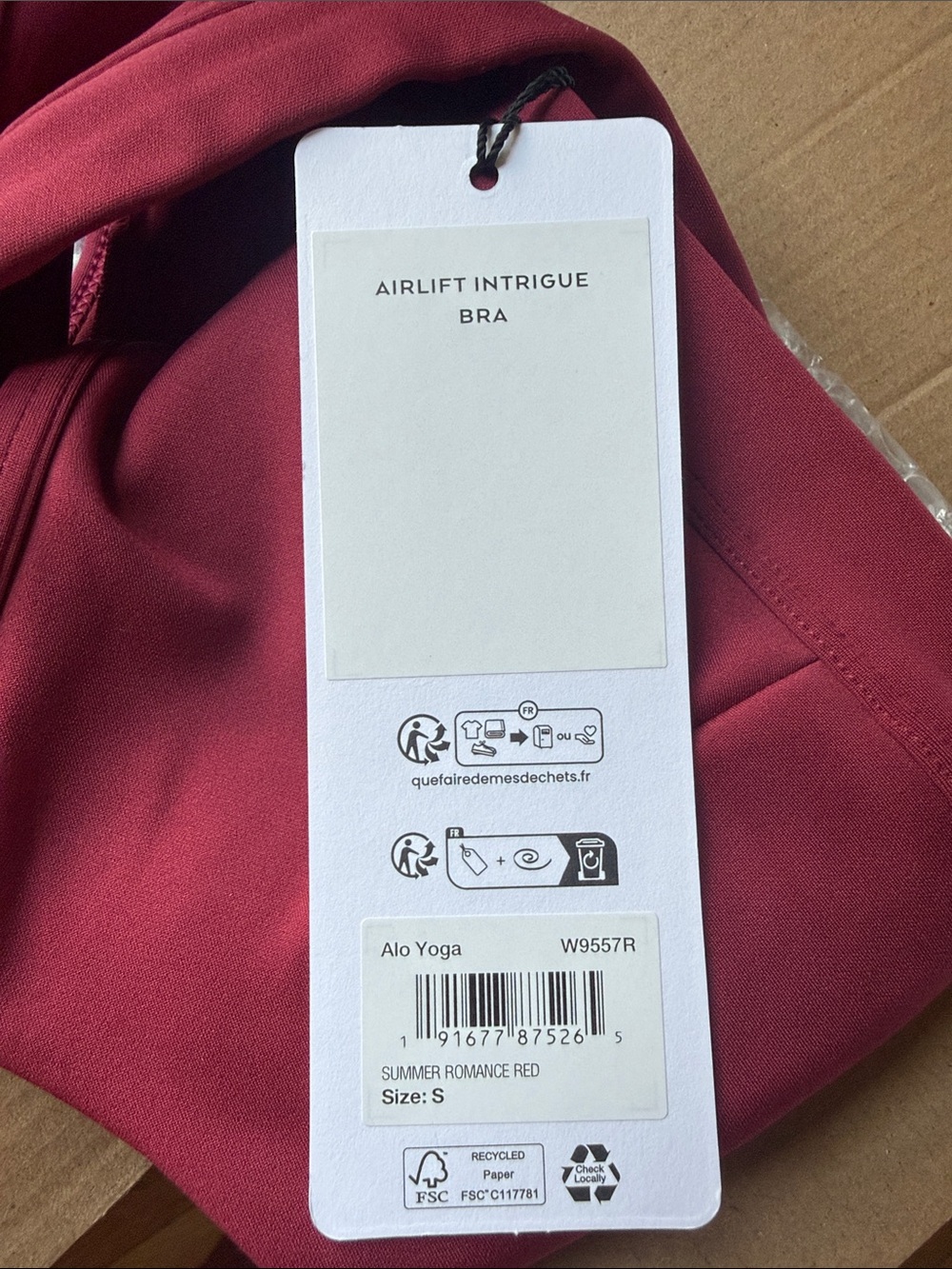 ALO Yoga | NWT Summer Romance Red Set - Leggings and Top - Picture 8 of 8
